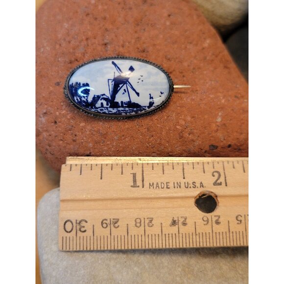 Vintage Dutch Windmill Delftware Blue & White Brooch Pin C Clasp 1 3/8" - Picture 6 of 6